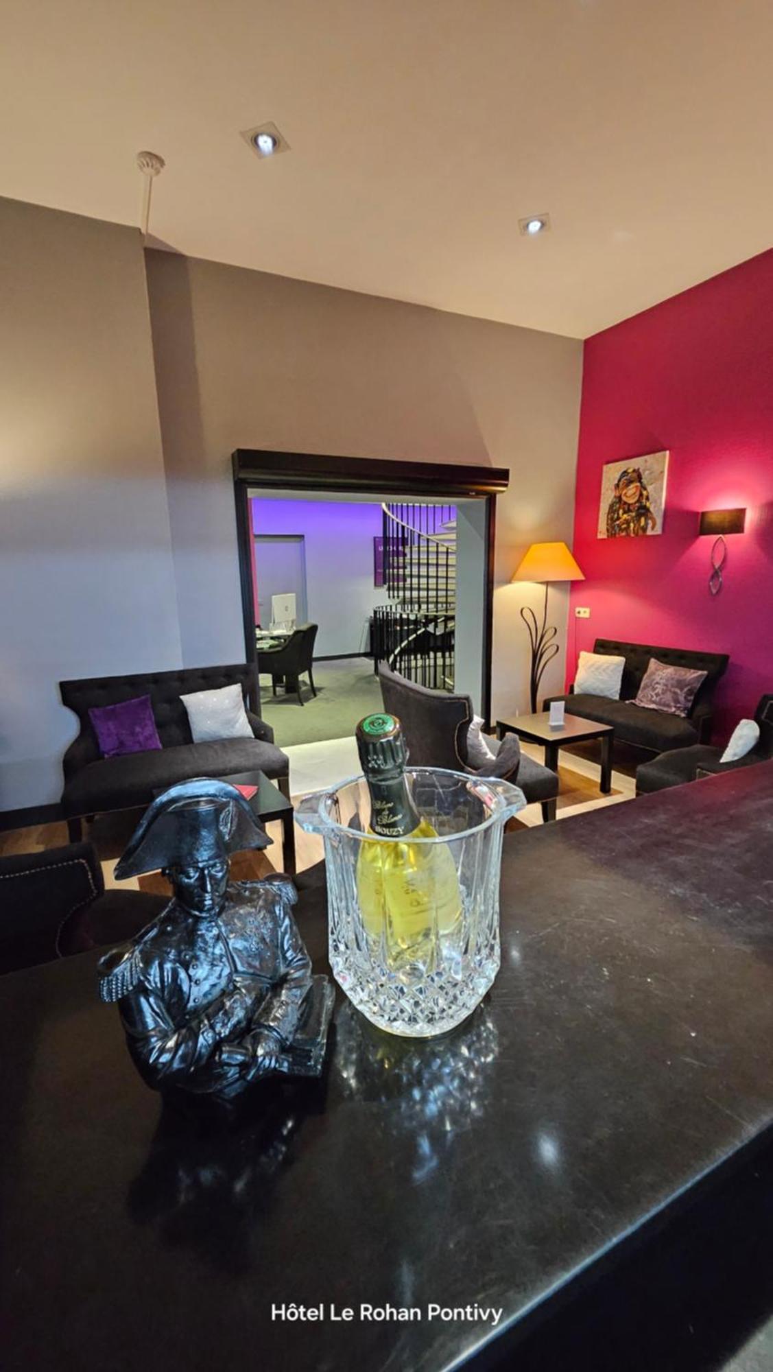 Hotel Le Rohan Pontivy Buitenkant foto