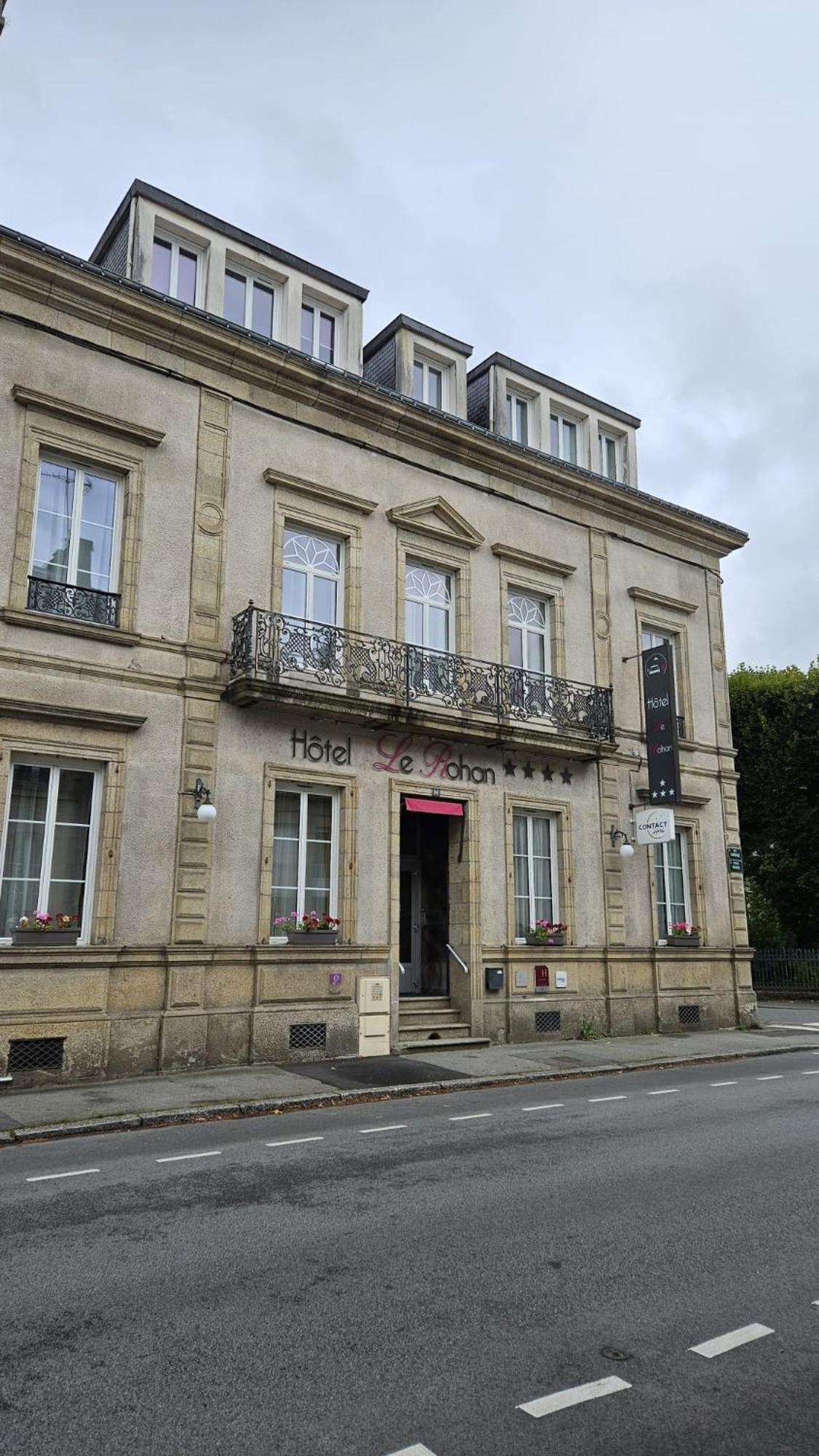 Hotel Le Rohan Pontivy Buitenkant foto